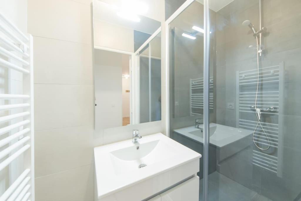 Suite Moderne Familiale 8 Pers - Disney 10M - 2 Sdb Bussy-Saint-Georges Buitenkant foto